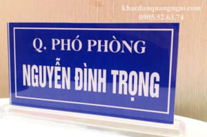 Biển chức danh Mica trong suốt tại Quảng Ngãi