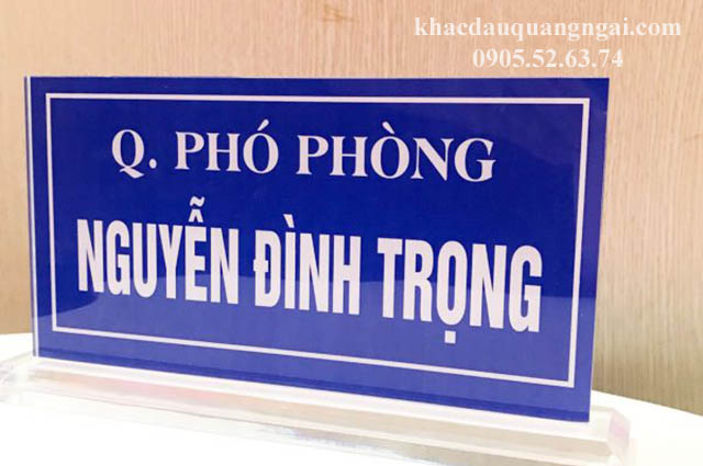 Biển chức danh Mica trong suốt tại Quảng Ngãi