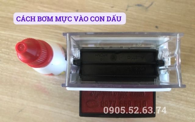 CÁCH BƠM MỰC VÀO CON DẤU